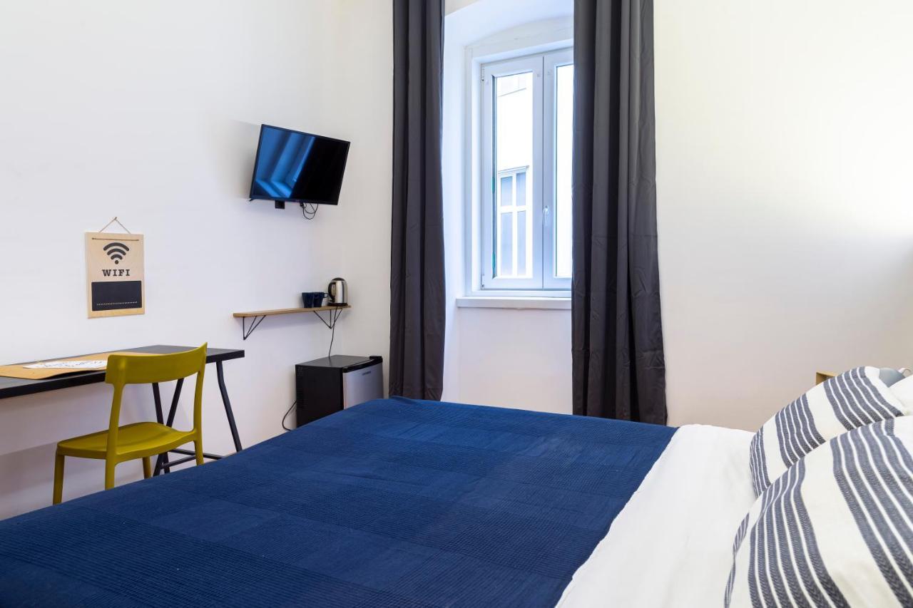Pregiata Con Bagno Privato - Blu Di Persia Trieste